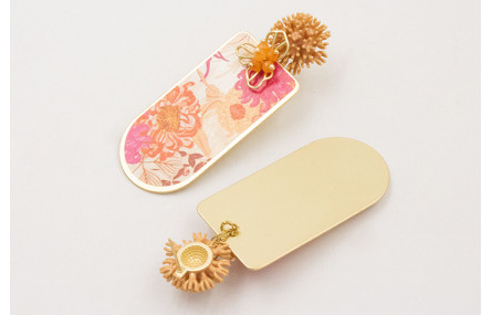 Pendientes perno nenufar esmlatado rosa melocotón 