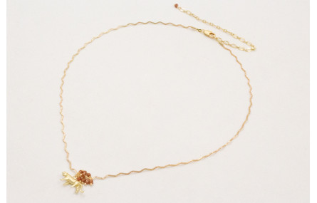 Solitario con cadena zig-zag dorada mate con colga