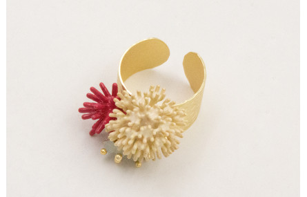 Anillo con estrella coral frambuesa, burruño bolit