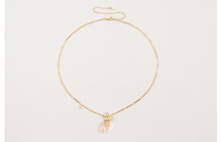 Collar cadena listones con colgante pétalo metaliz