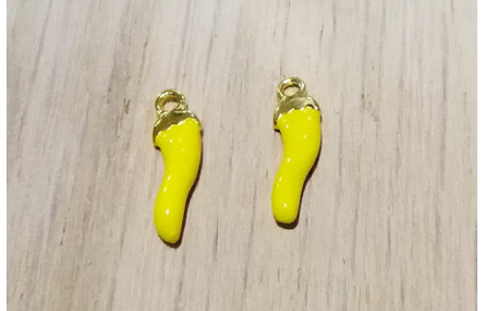 Colgante Pimiento 14mm Amarillo +Oro