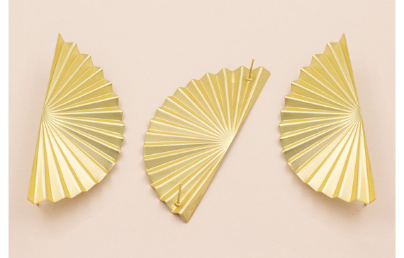 Abanico estriado 70*30mm Oro Mate Doble Perno