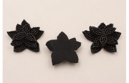 Flor Montada de 40mm diametro Negro