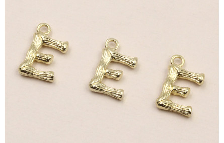 Colgante Letra E latón Dorado 15*10mm