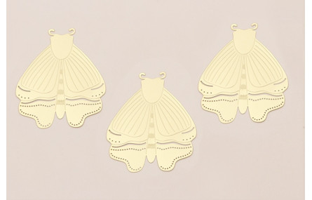 Pieza Polilla Plana de 70*55mm perforada Dorada