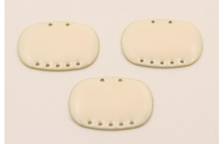 Cuenta Ovalada 25*18mm 5 + 2 agujeros Beige