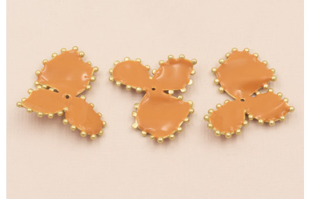 Trebol esmaltado ribetes dorados 20*25mm Ocre