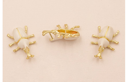 Escarabajo 25*20mm Dorado Mate Esmaltade Beige